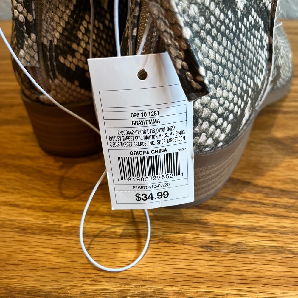 Universal Thread boots. - Picture 4 of 5